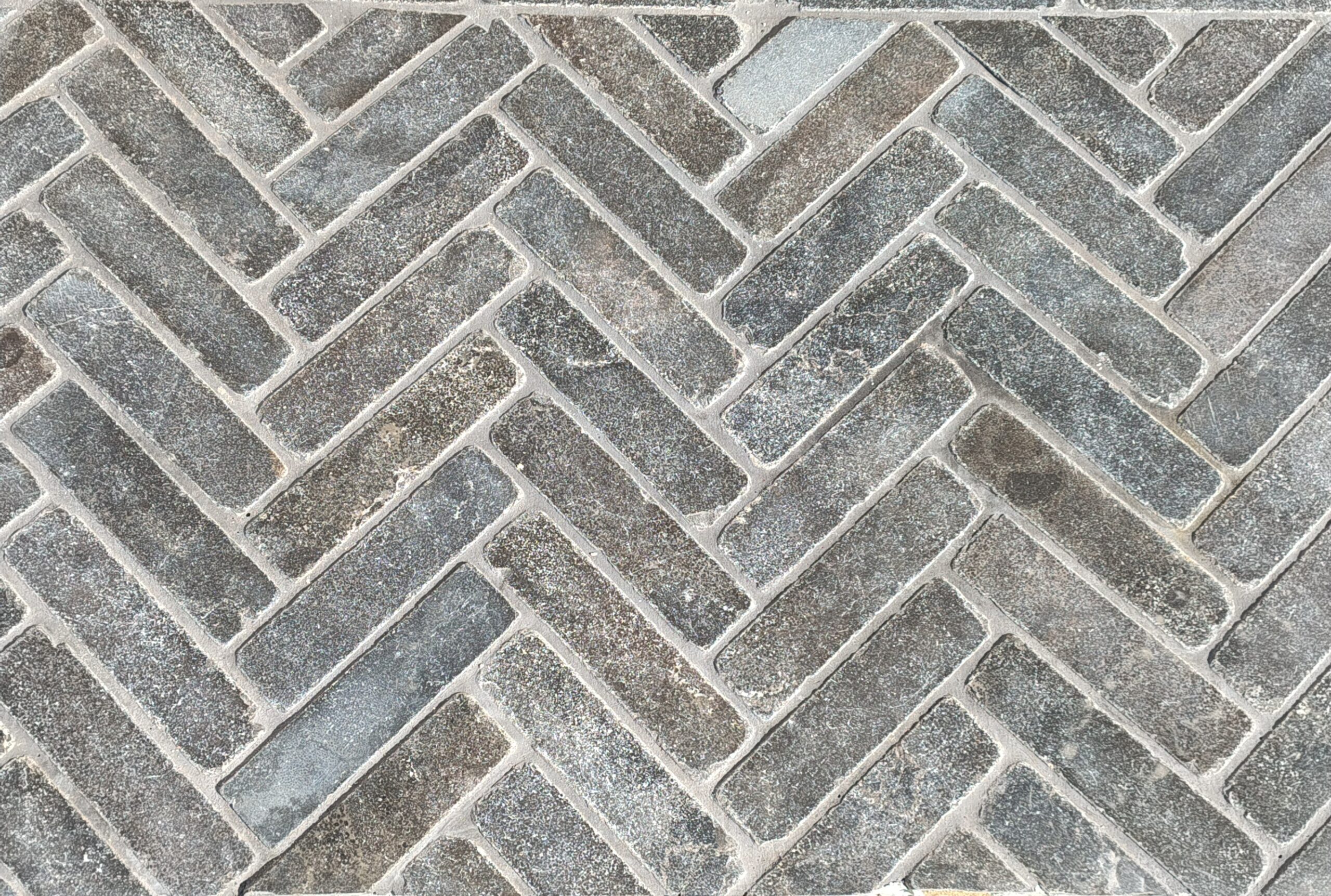 Bluestone Bluegum Tumbled Pavers x x Hindmarsh Herringbone